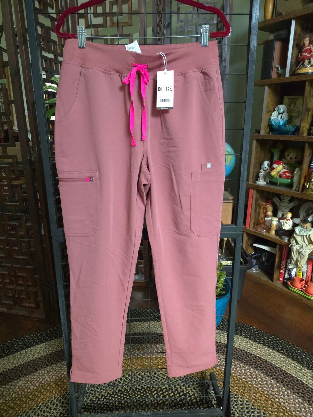 FIGS New with Tags Yola High-Rise Slim Scrub Pants in Mauve Large